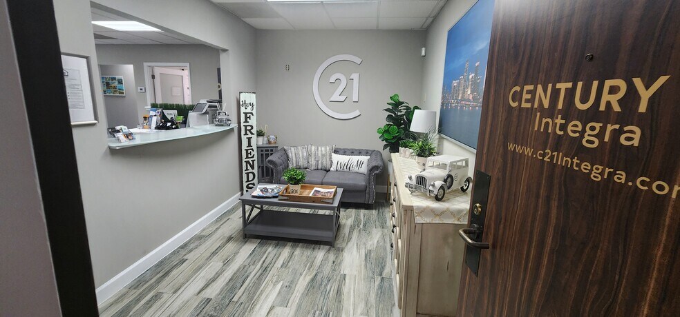 9050 Pines Blvd, Pembroke Pines, FL à louer - Photo intérieure – Image 3 sur 19