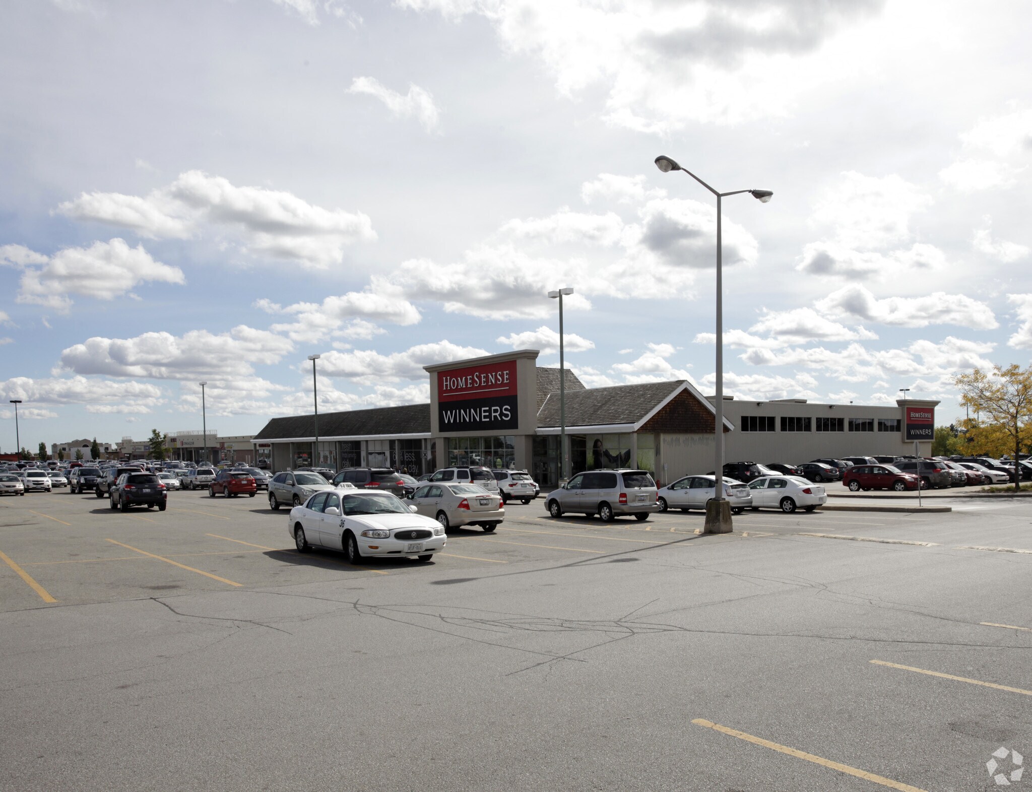 236-304 Guelph St, Halton Hills, ON à louer Photo principale– Image 1 sur 8