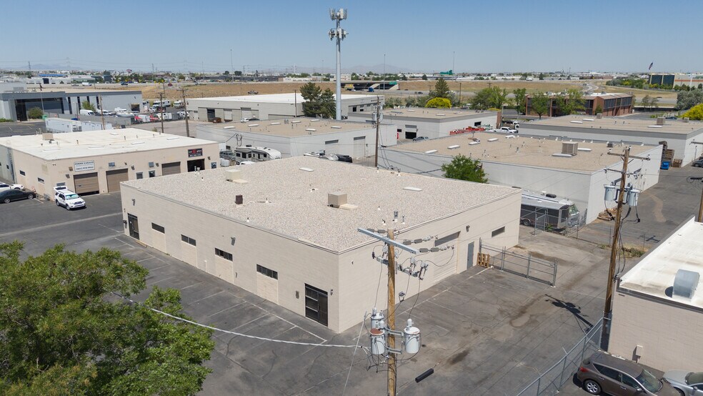 2140 W 2300 S, West Valley City, UT à louer - Photo de l’immeuble – Image 2 sur 9