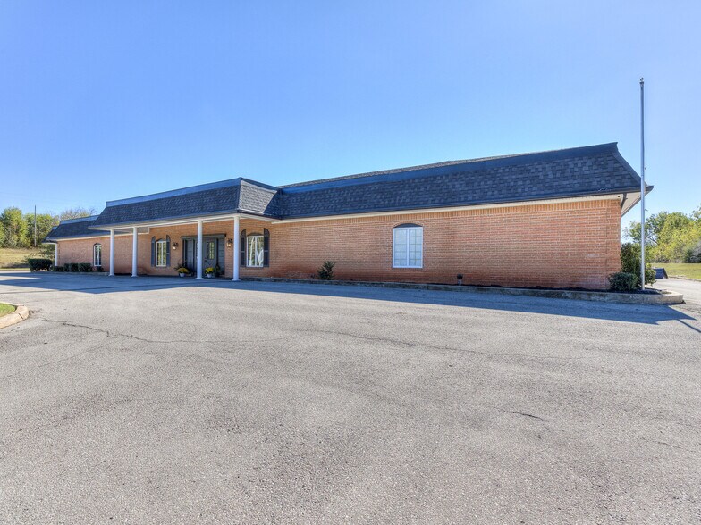 1616 NE 36th St, Oklahoma City, OK à louer - Photo de l’immeuble – Image 1 sur 18