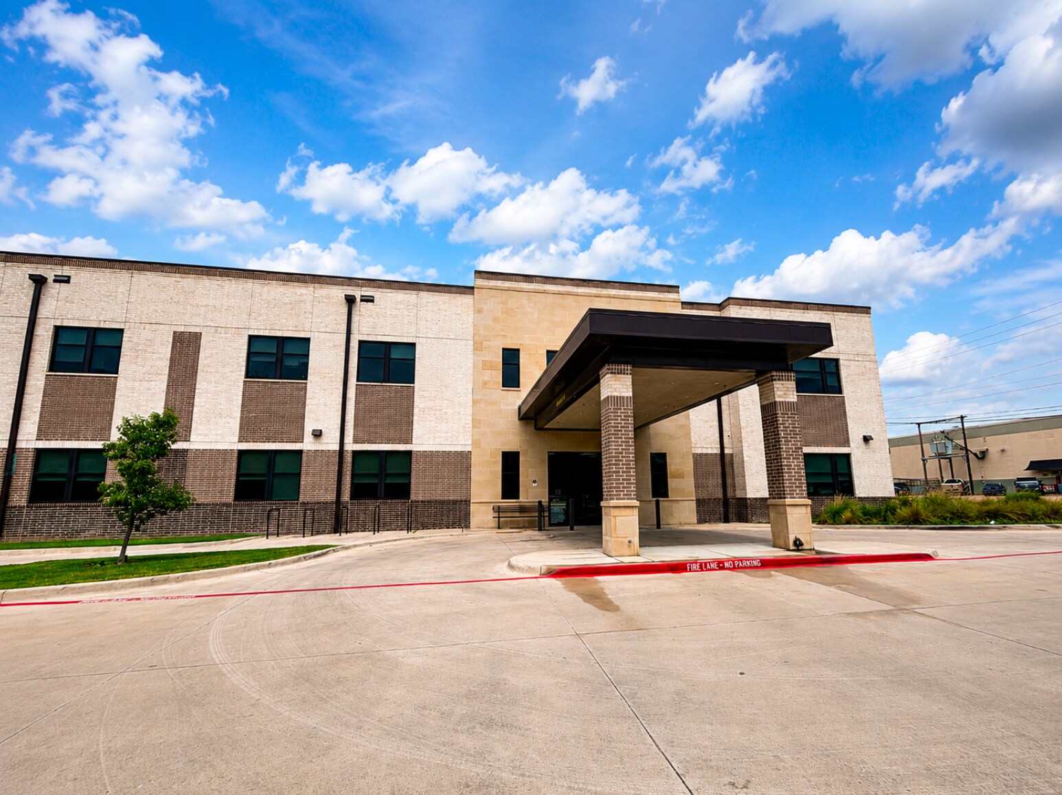 1902 Windsor Pl, Fort Worth, TX à louer Photo de l’immeuble– Image 1 sur 9