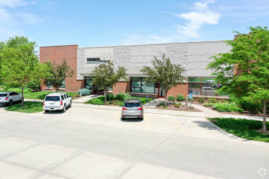 8200 Cody Dr, Lincoln, NE à louer - Photo de l’immeuble – Image 1 sur 17
