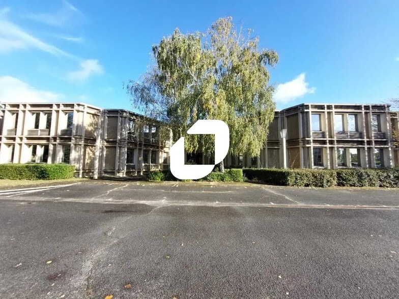 Bureau dans Saint-Aubin à louer - Photo de l’immeuble – Image 3 sur 12