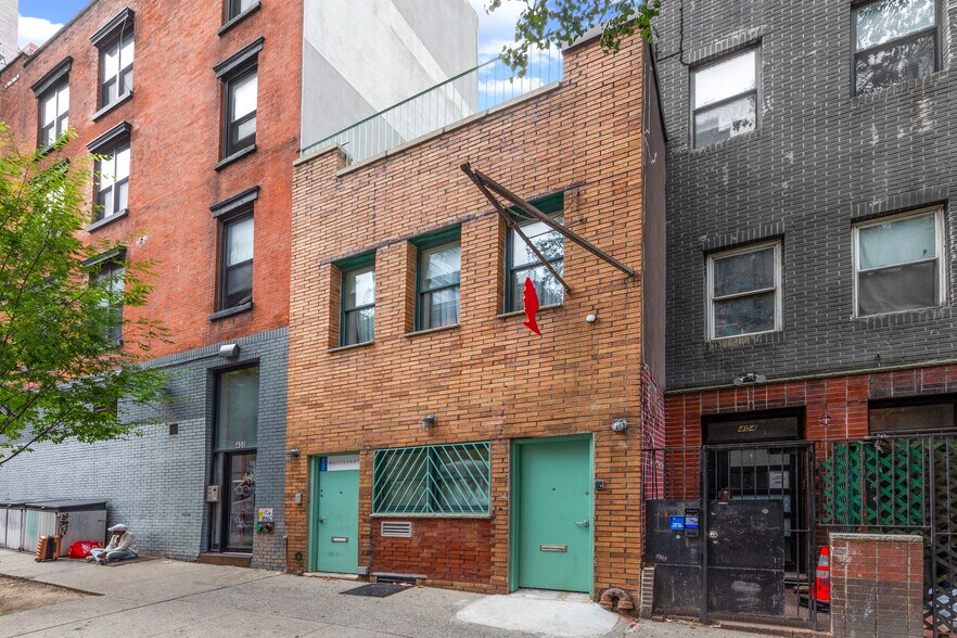 402 W 40th St, New York, NY à vendre - Photo de l’immeuble – Image 2 sur 14