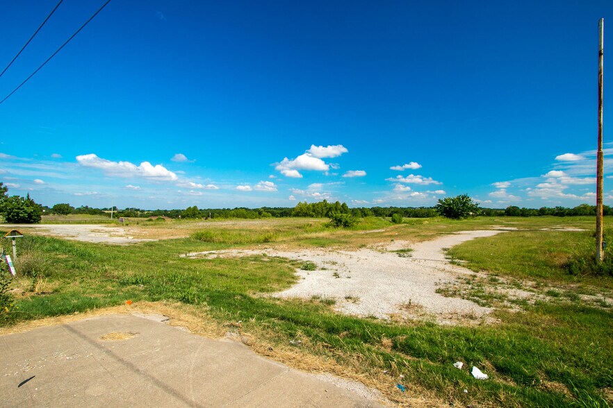 2144 W Audie Murphy Pky, Farmersville, TX à louer - Photo de l’immeuble – Image 3 sur 30