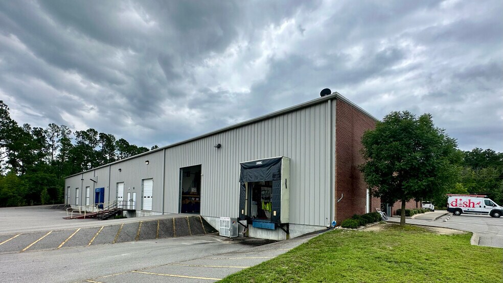 207 Airport Rd, Fayetteville, NC à louer - Photo de l’immeuble – Image 3 sur 16