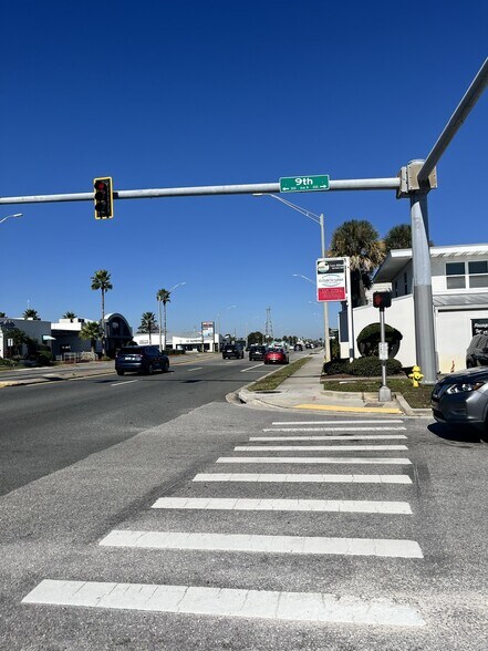 235 9th Ave N, Jacksonville Beach, FL à louer - Photo de l’immeuble – Image 2 sur 17