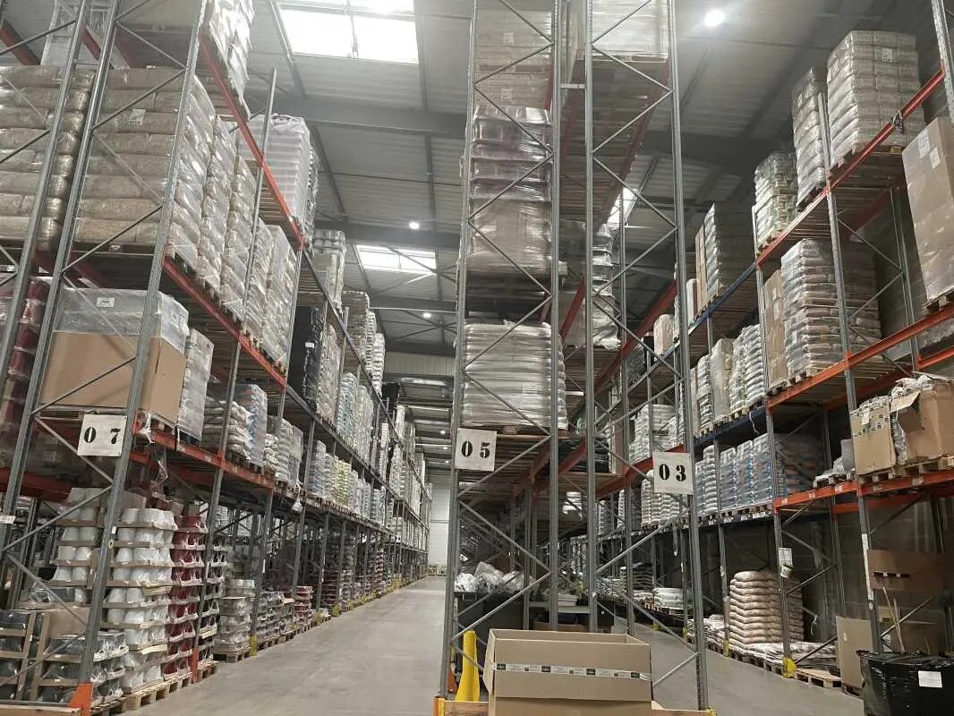 Local d’activités dans Andrézieux-Bouthéon à louer Photo intérieure– Image 1 sur 2