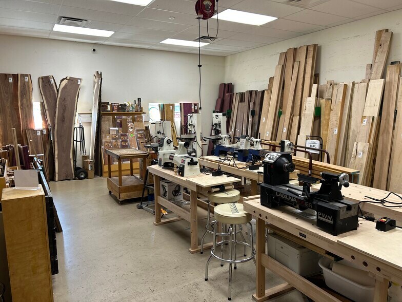 2864 Roosevelt Blvd, Clearwater, FL à louer - Photo de l’immeuble – Image 3 sur 7