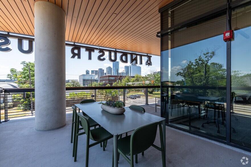 924 E 7th St, Austin, TX à louer - Photo de l’immeuble – Image 2 sur 31