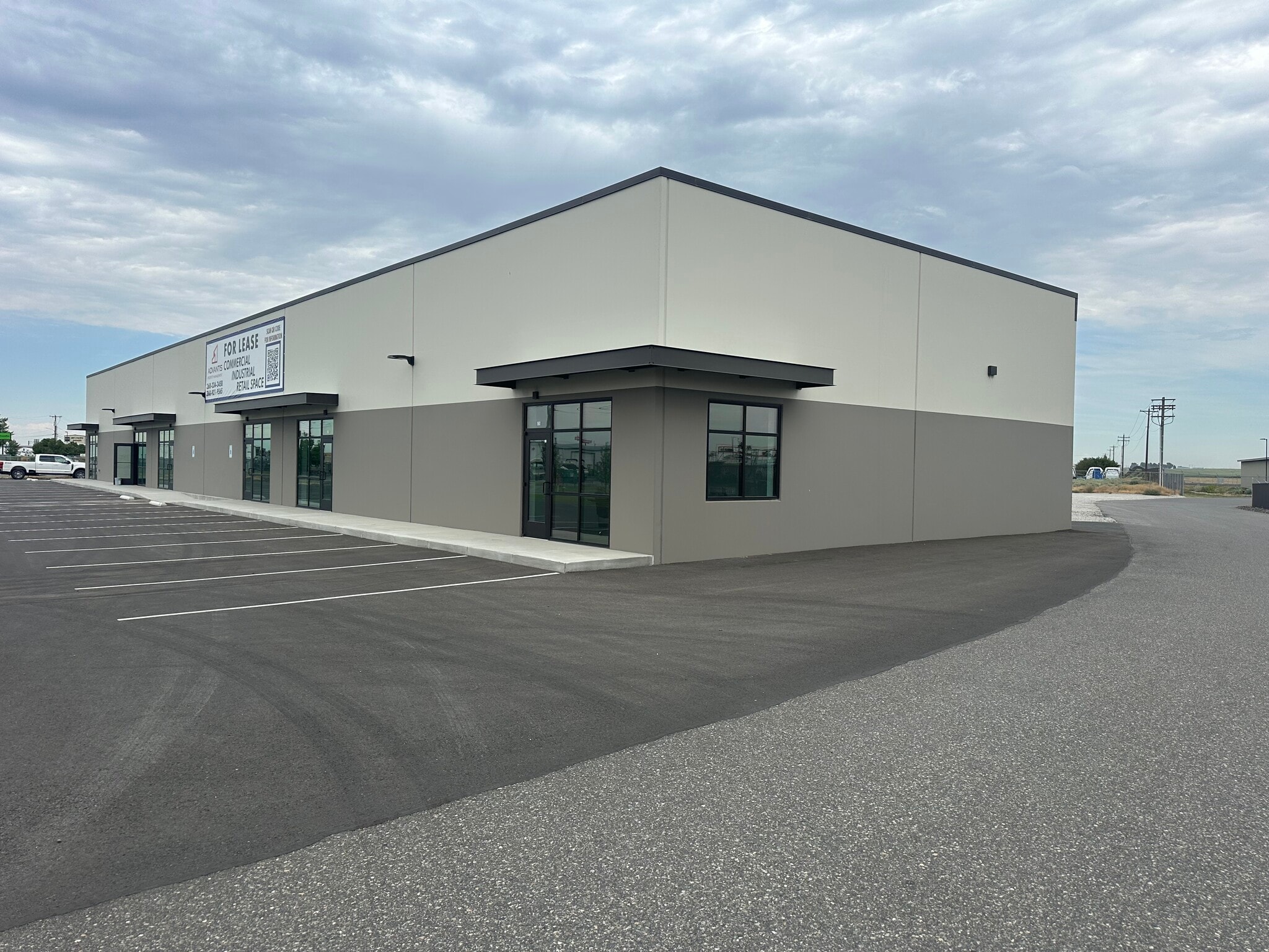 2201 Commercial Ave, Pasco, WA à louer Photo de l’immeuble– Image 1 sur 5