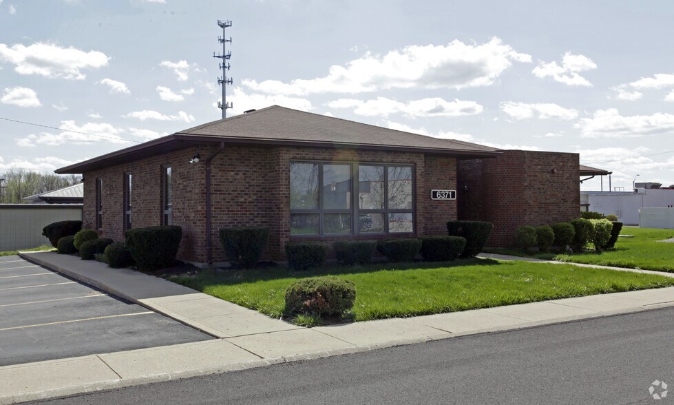 6371 Kittyhawk Dr, Huber Heights, OH à vendre - Photo de l’immeuble – Image 2 sur 13