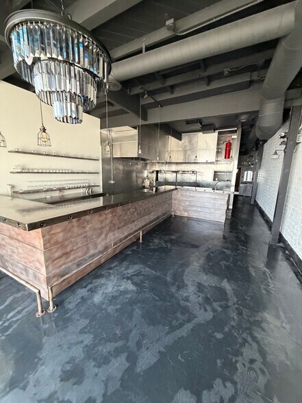 7563-7565 Beverly Blvd, Los Angeles, CA à louer - Photo intérieure – Image 1 sur 12
