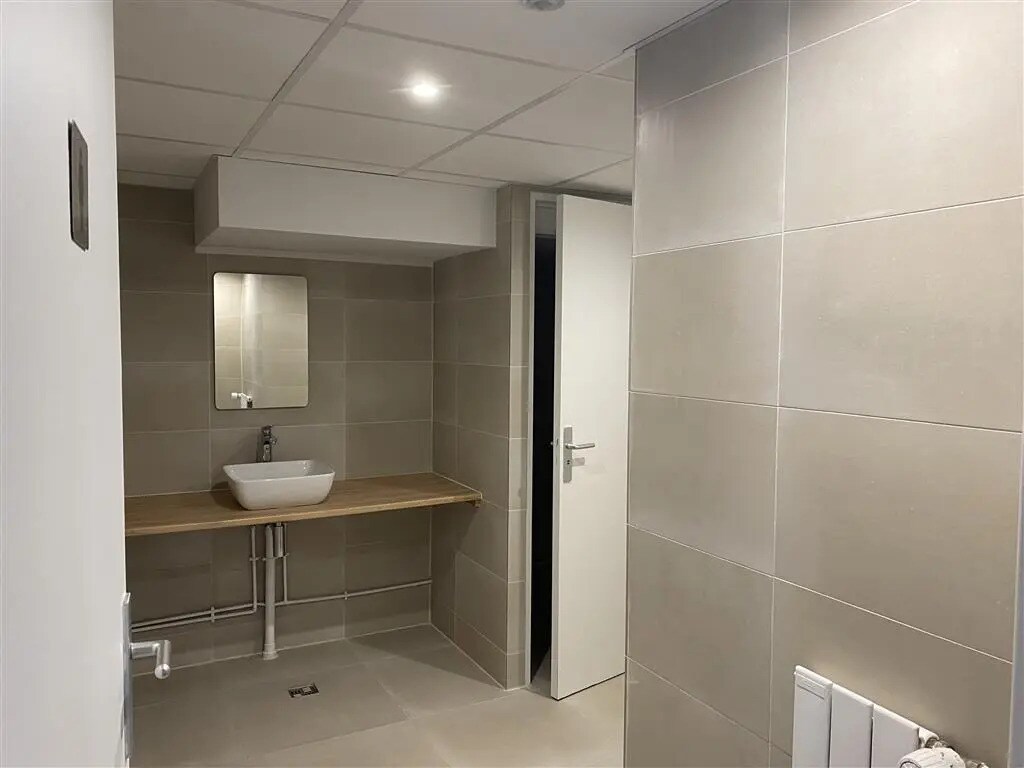 Bureau dans Paris à vendre Photo de l’immeuble– Image 1 sur 9