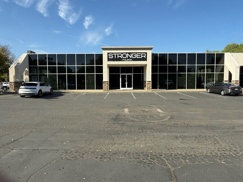 330 Plaza Dr, Folsom, CA à louer - Photo de l’immeuble – Image 2 sur 8