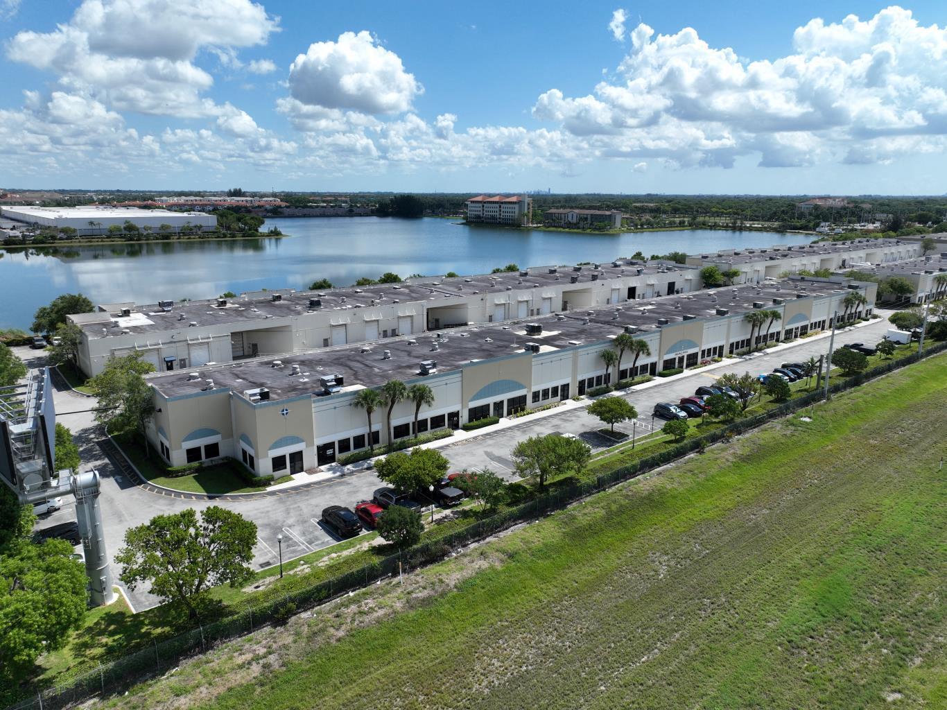 11511-11661 Interchange Cir S, Miramar, FL à louer Photo de l’immeuble– Image 1 sur 7
