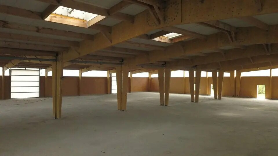 Local d'activités dans Ibos à vendre - Photo de l’immeuble – Image 2 sur 7