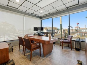 5233 49 Ave, Red Deer, AB à vendre Photo intérieure– Image 2 sur 5