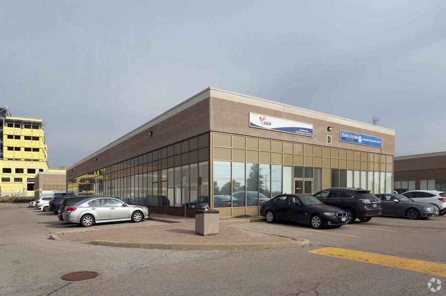 1550 16th Ave, Richmond Hill, ON à louer - Photo de l’immeuble – Image 2 sur 2