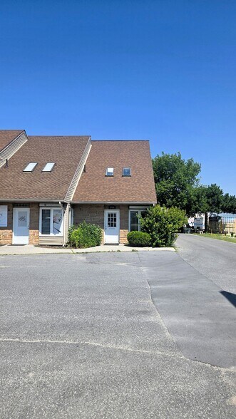1044-1058 Gardiners Rd, Kingston, ON à louer - Photo de l’immeuble – Image 2 sur 4