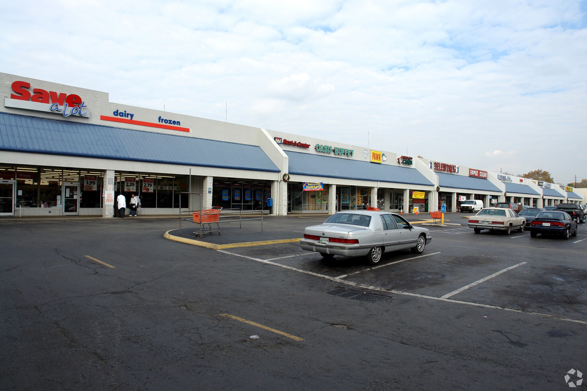 2001 N Broadway St, Knoxville, TN à vendre Photo de l’immeuble– Image 1 sur 4