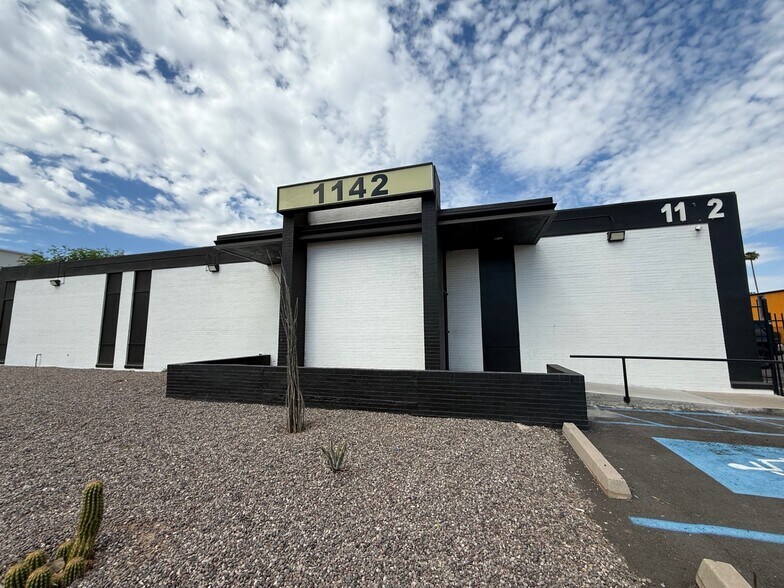1142 W Indian School Rd, Phoenix, AZ à vendre - Photo de l’immeuble – Image 1 sur 22