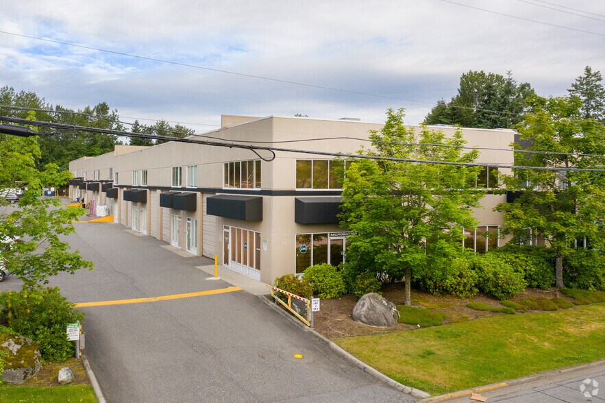 8333 130th St, Surrey, BC à vendre - Photo de l’immeuble – Image 1 sur 19
