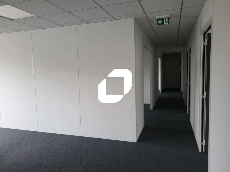 Bureau dans Loos à louer - Photo de l’immeuble – Image 3 sur 7