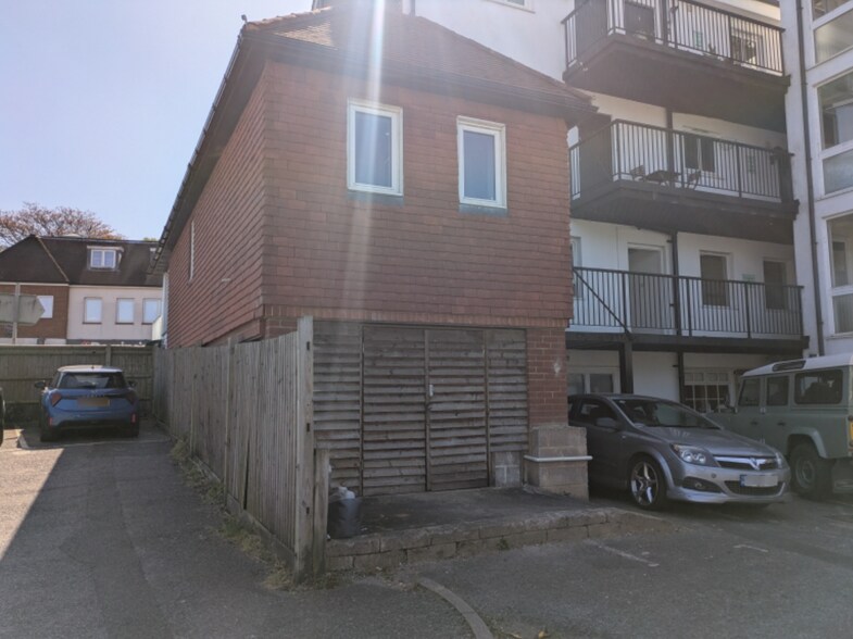 138 – 146 High St, Godalming à louer - Photo de l’immeuble – Image 2 sur 3