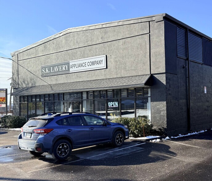 2543–2547 Berlin Turnpike, Newington, CT à vendre - Photo principale – Image 1 sur 3
