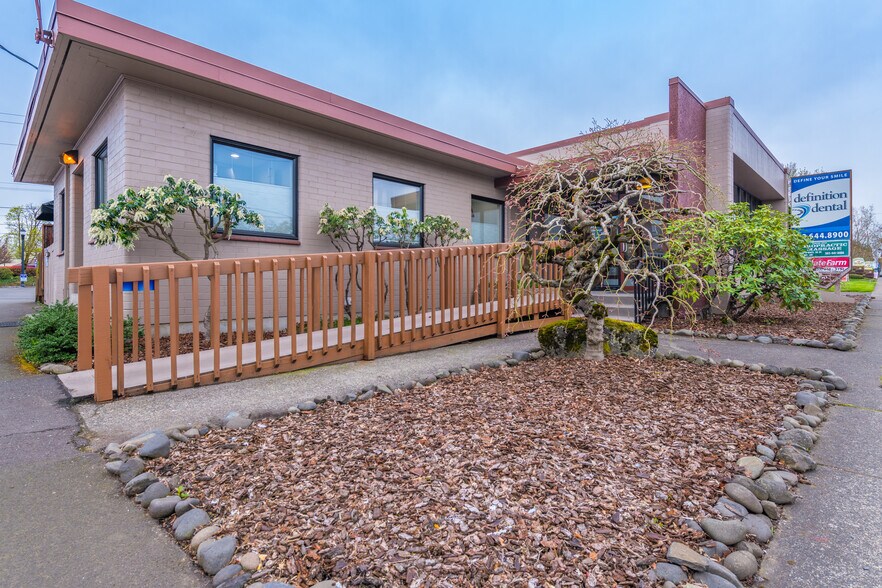 12850 SW Canyon Rd, Beaverton, OR à louer - Photo de l’immeuble – Image 2 sur 39