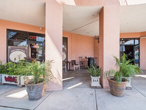 6591-6599 Collins Dr, Moorpark, CA à louer Photo intérieure– Image 1 sur 13