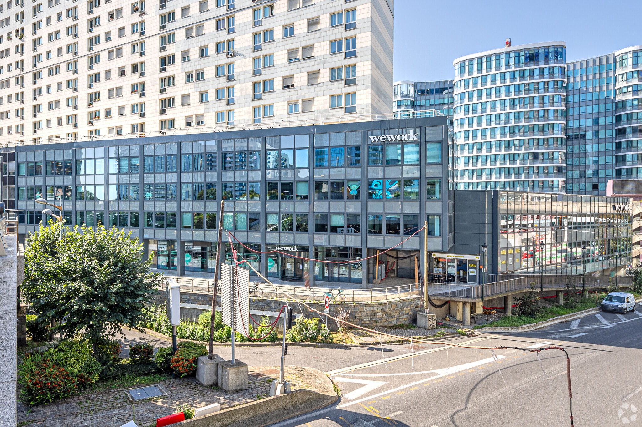 8-30 Terrasse Bellini, Puteaux à louer Photo principale– Image 1 sur 8