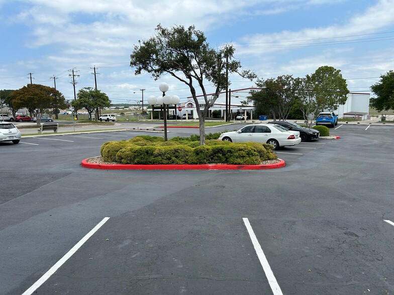10841-10861 Vandale St, San Antonio, TX à louer - Photo de l’immeuble – Image 3 sur 3