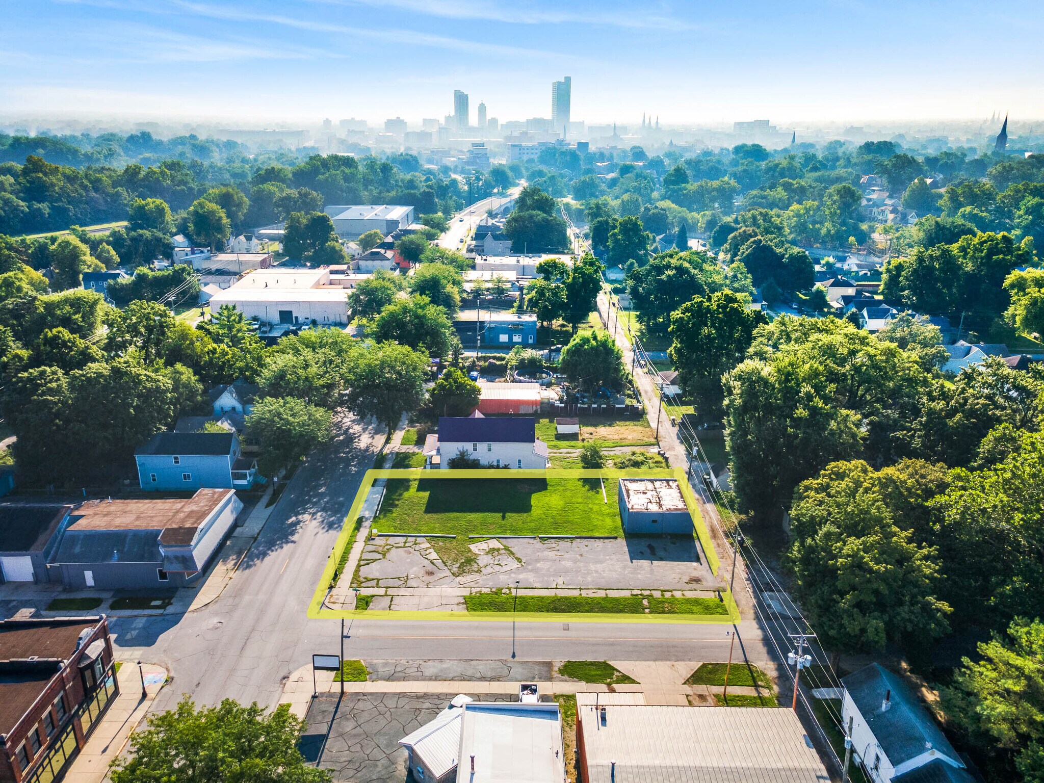 1327 W Main St, Fort Wayne, IN à vendre Photo principale– Image 1 sur 16