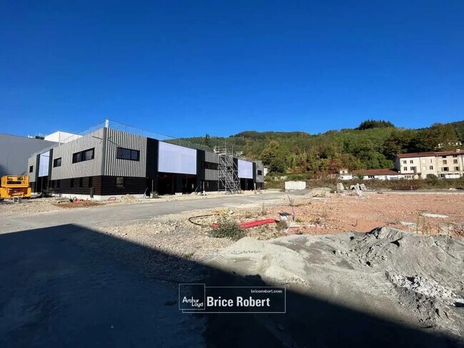 Plus de détails pour Local d’activités à vendre