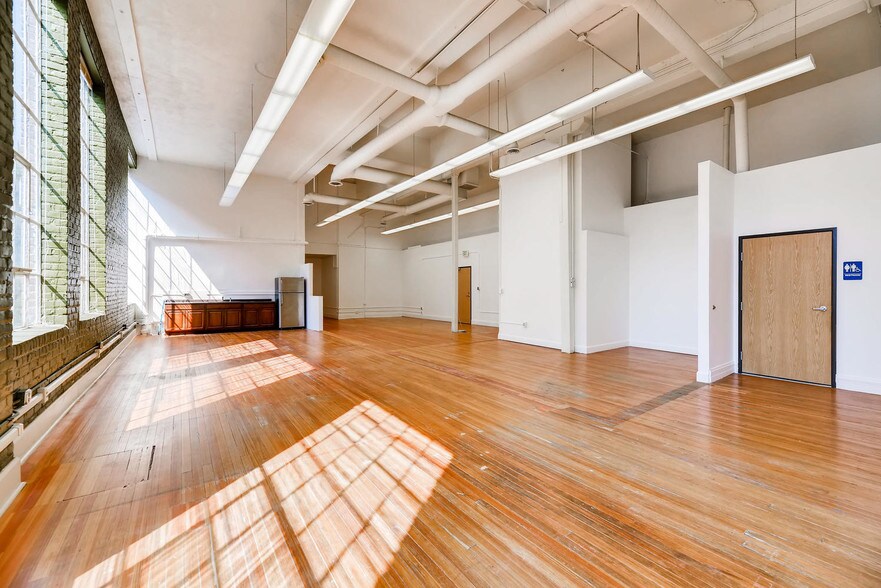 1234 E Colfax Ave, Denver, CO à vendre - Photo intérieure – Image 2 sur 7
