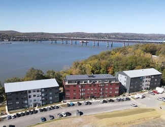Plus de détails pour 18-30 Edgewater Pl, Beacon, NY - Logement à vendre