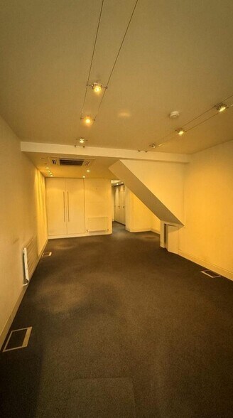 66 Princedale Rd, Londres à louer - Photo intérieure – Image 2 sur 2
