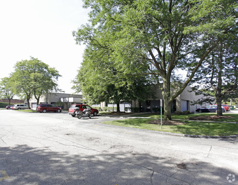 13955-13975 Farmington Rd, Livonia, MI à louer - Photo de l’immeuble – Image 2 sur 8