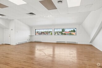 100-120 Rue du Barry, Kirkland, QC à louer Photo intérieure– Image 1 sur 5