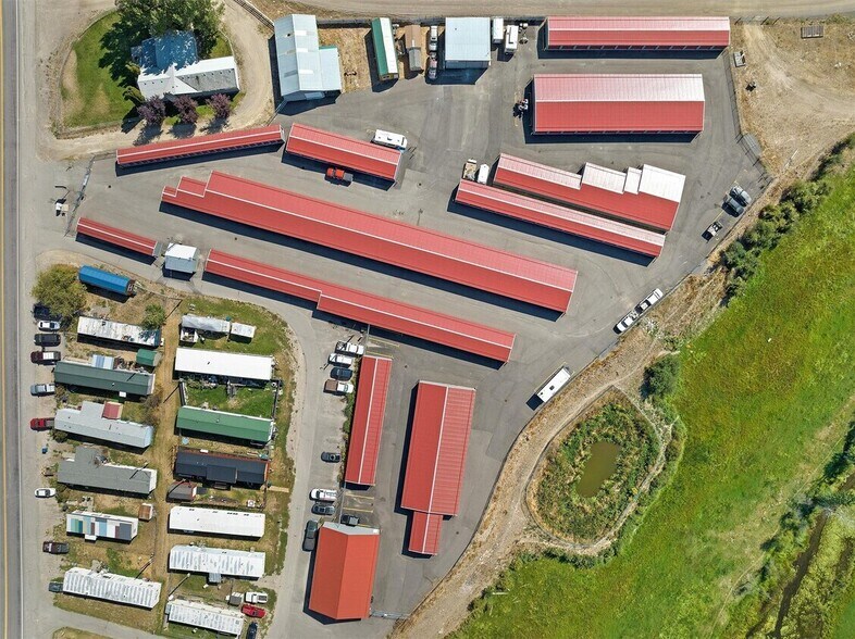 Plum Storage &  Mobile Home Park portefeuille de 2 biens à vendre sur LoopNet.fr - Aérien – Image 3 sur 17