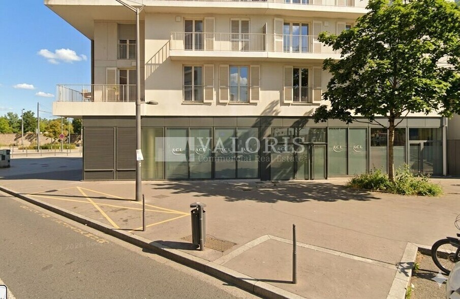 95 Avenue De L'Europe, Lyon à louer - Photo de l’immeuble – Image 3 sur 4