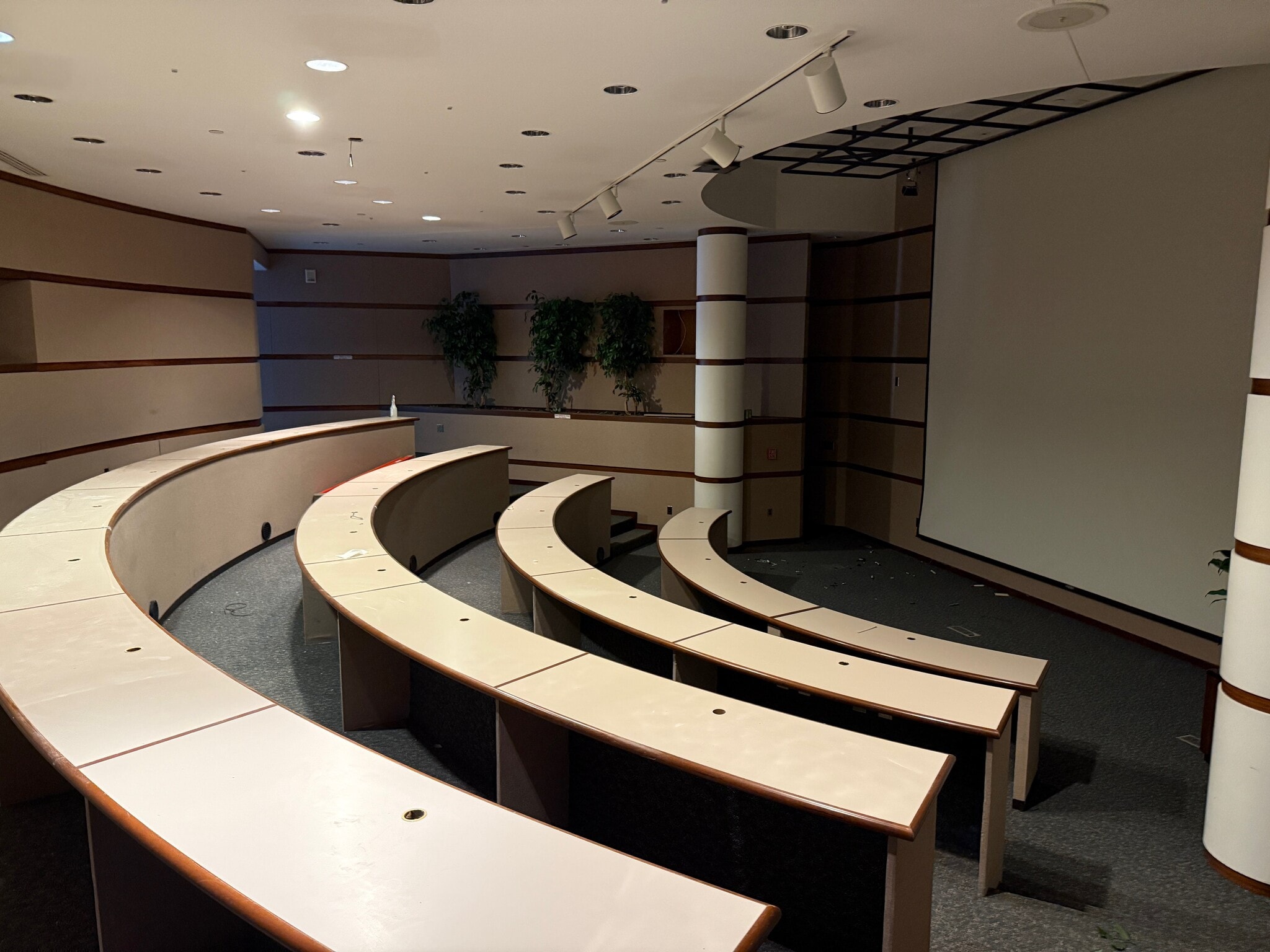 21001 Van Born Rd, Taylor, MI à louer Photo intérieure– Image 1 sur 10