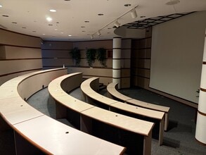 21001 Van Born Rd, Taylor, MI à louer Photo intérieure– Image 1 sur 10