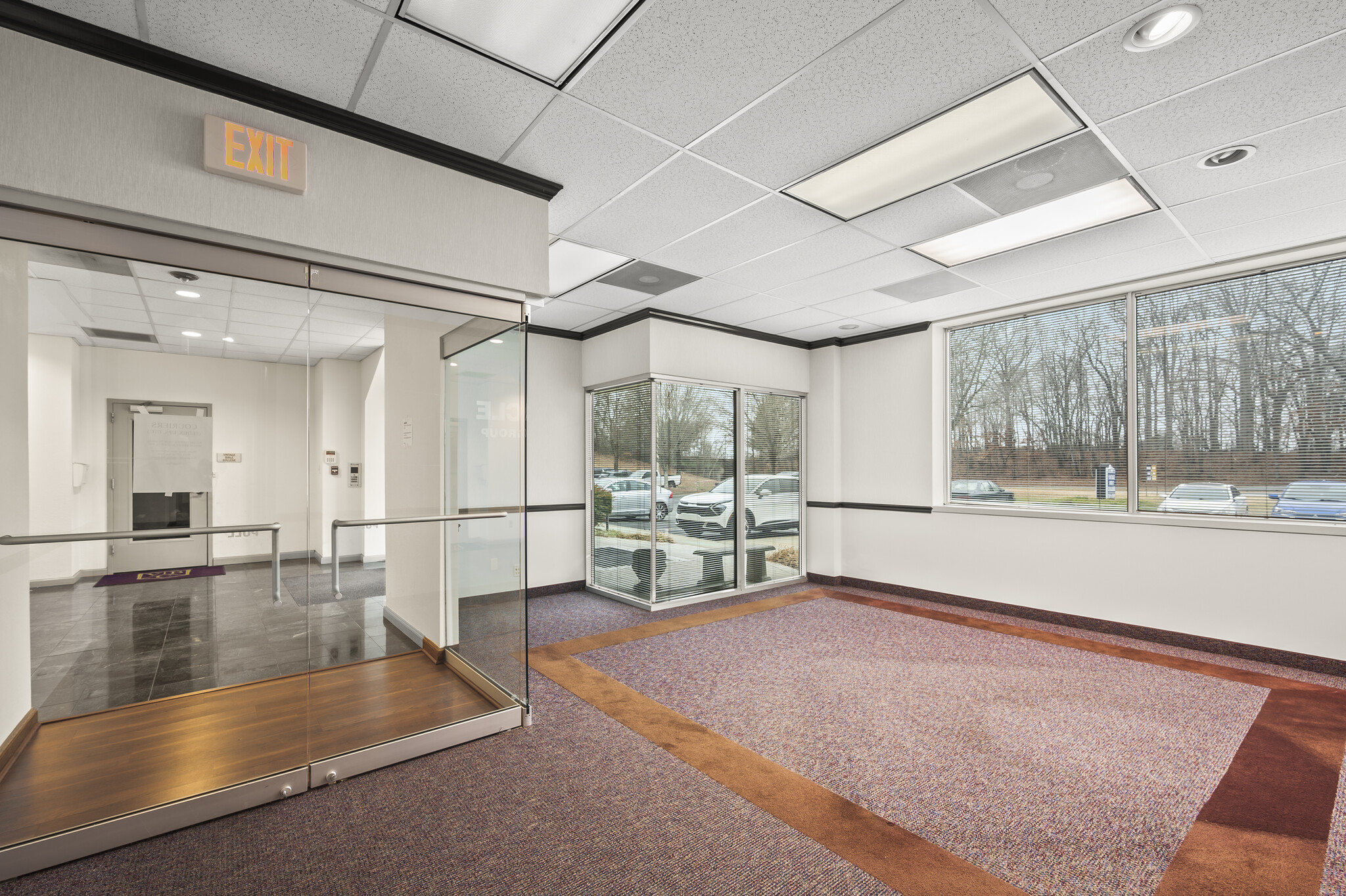4964 University Pky, Winston-Salem, NC à louer Photo de l’immeuble– Image 1 sur 5