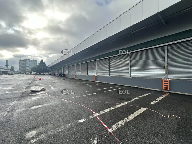 Industriel/Logistique dans Aulnay-sous-Bois à louer - Photo de l’immeuble – Image 3 sur 11