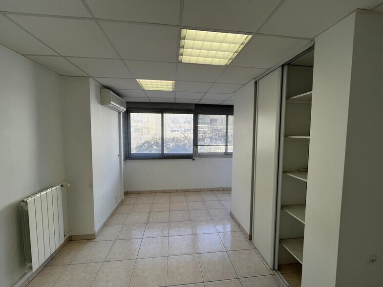 Bureau dans Toulon à vendre - Photo de l’immeuble – Image 3 sur 6