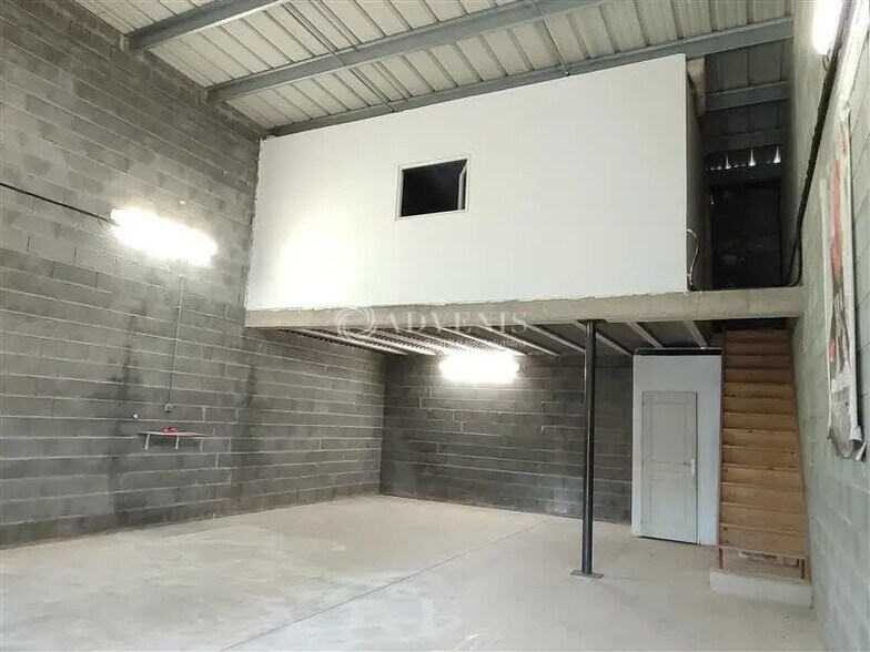 Local d’activités dans Lespignan à louer - Photo intérieure – Image 2 sur 5