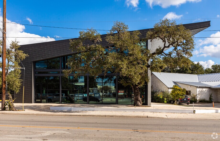 1206 Nacogdoches Rd, San Antonio, TX à louer - Photo de l’immeuble – Image 3 sur 8